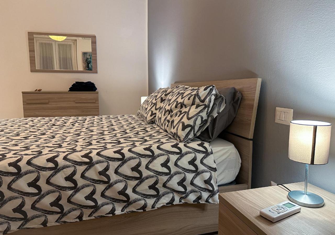 Modern Cenisio Apartment - Self Check-In & Parking Milan Bagian luar foto