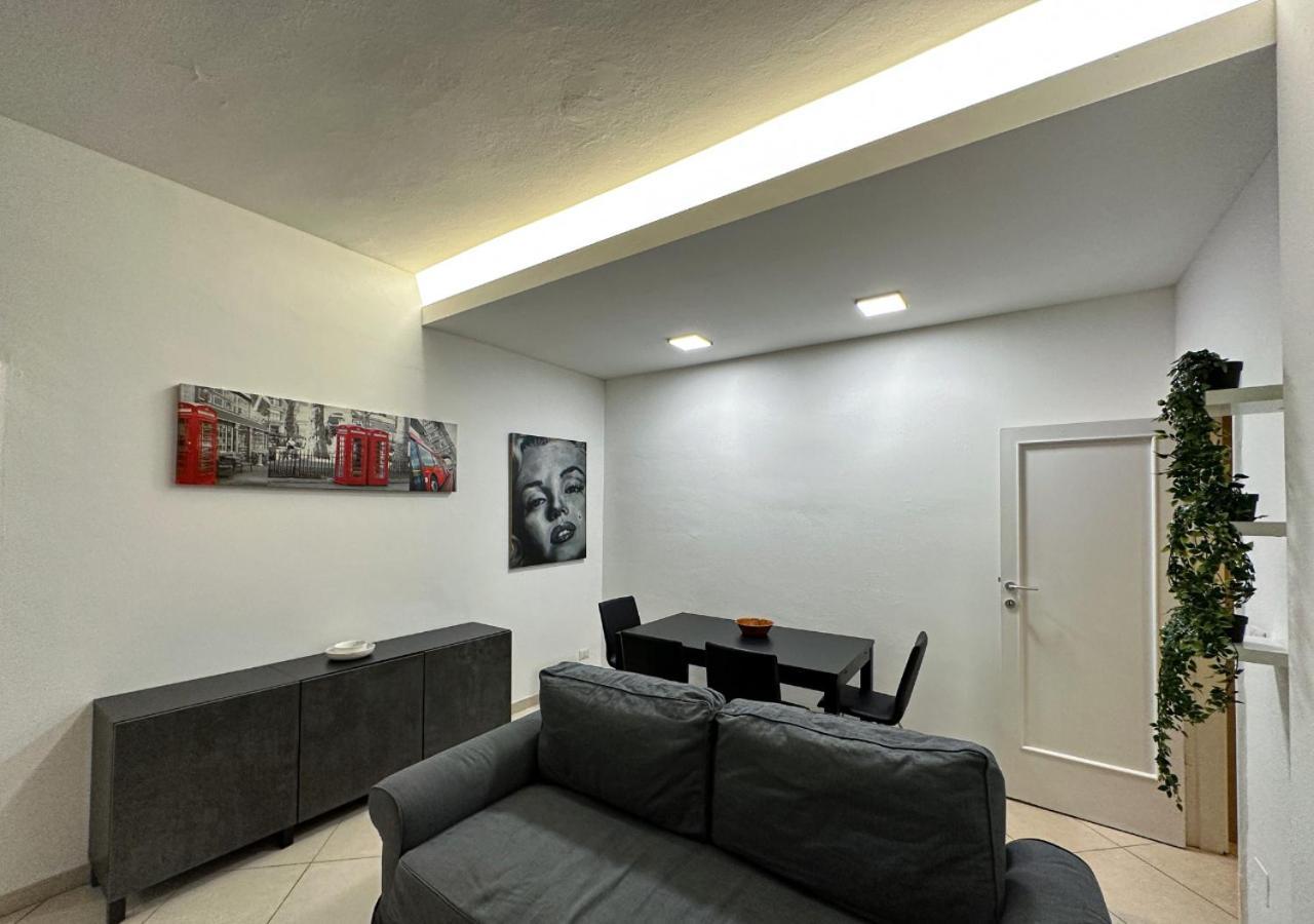 Modern Cenisio Apartment - Self Check-In & Parking Milan Bagian luar foto
