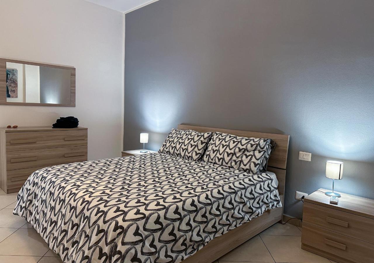 Modern Cenisio Apartment - Self Check-In & Parking Milan Bagian luar foto