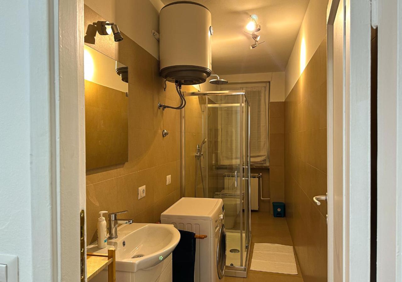 Modern Cenisio Apartment - Self Check-In & Parking Milan Bagian luar foto