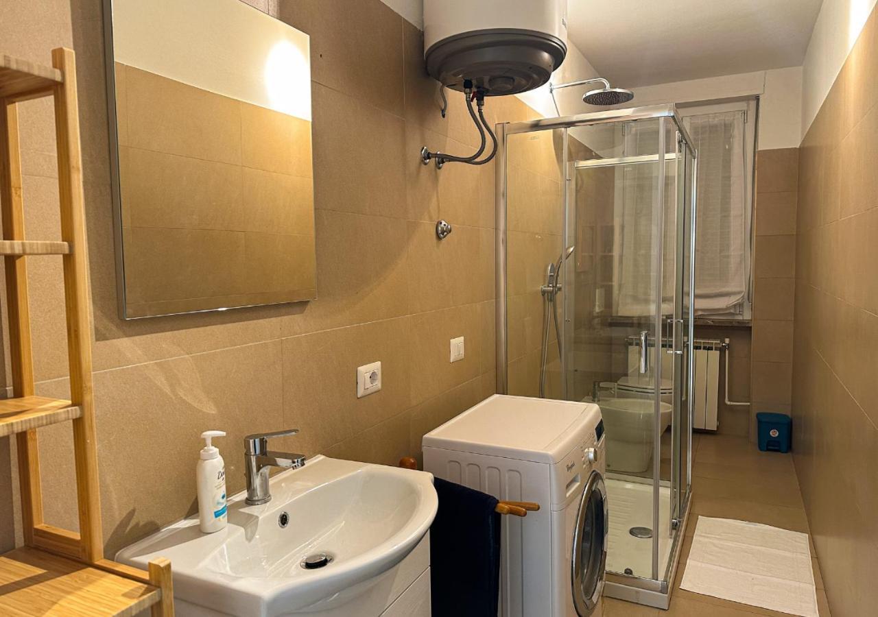 Modern Cenisio Apartment - Self Check-In & Parking Milan Bagian luar foto